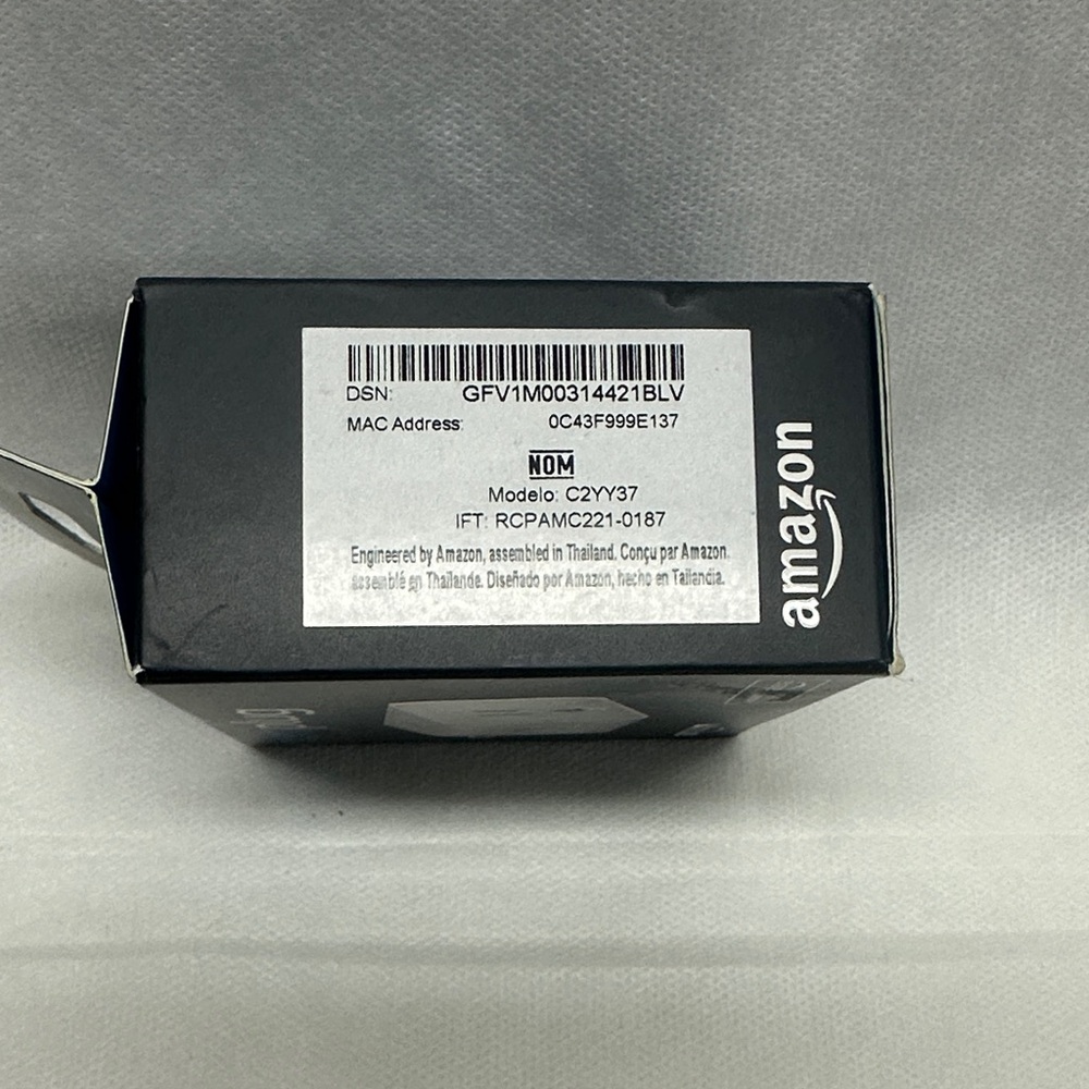 Amazon Smart Plug in White - Picture 2 of 4